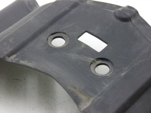 photo de JUNÇÃO DO CARENAGEM TRASEIRO INFERIOR PEUGEOT LUDIX 2 PRO 4T 50 (2008 - 2013) - Zoom do estado de desgaste