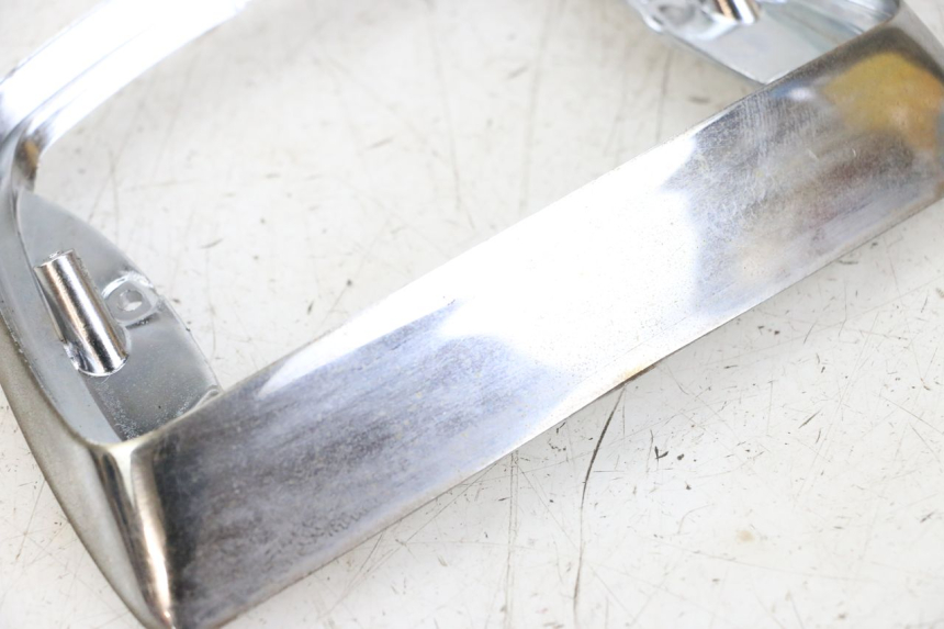 photo de JUNÇÃO DO CARENAGEM TRASEIRO INFERIOR PIAGGIO VESPA LX 2T 50 (2005 - 2013) - Detalhe da peça