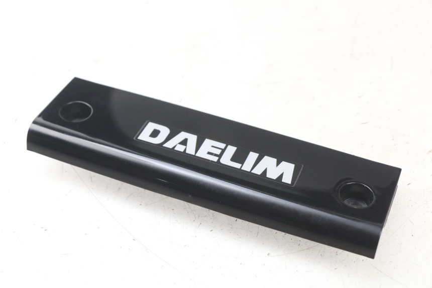 photo de JUNÇÃO DO CARENAGEM TRASEIRO INFERIOR DAELIM S2 FI 125 (2008 - 2017) - Vista principal
