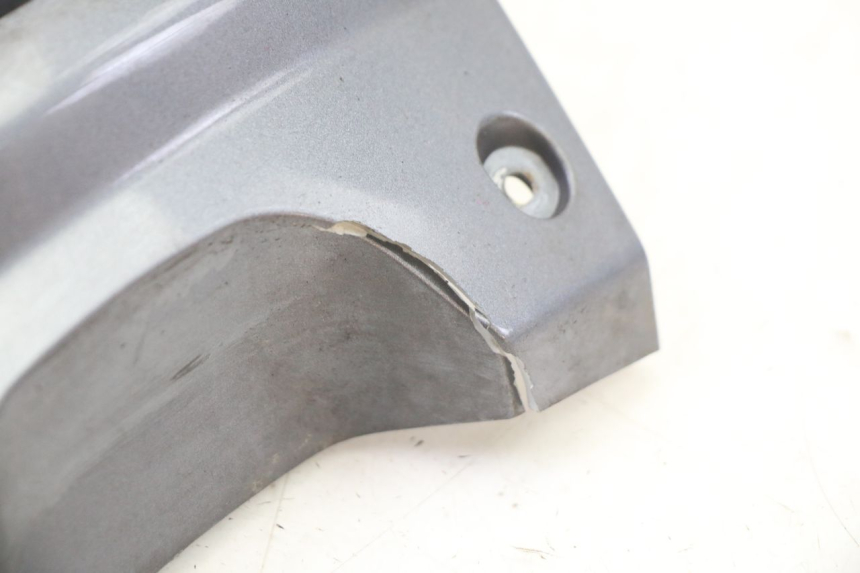 photo de JUNÇÃO DO CARENAGEM TRASEIRO INFERIOR PEUGEOT SATELIS 250 (2006 - 2012) - Ampliação técnica