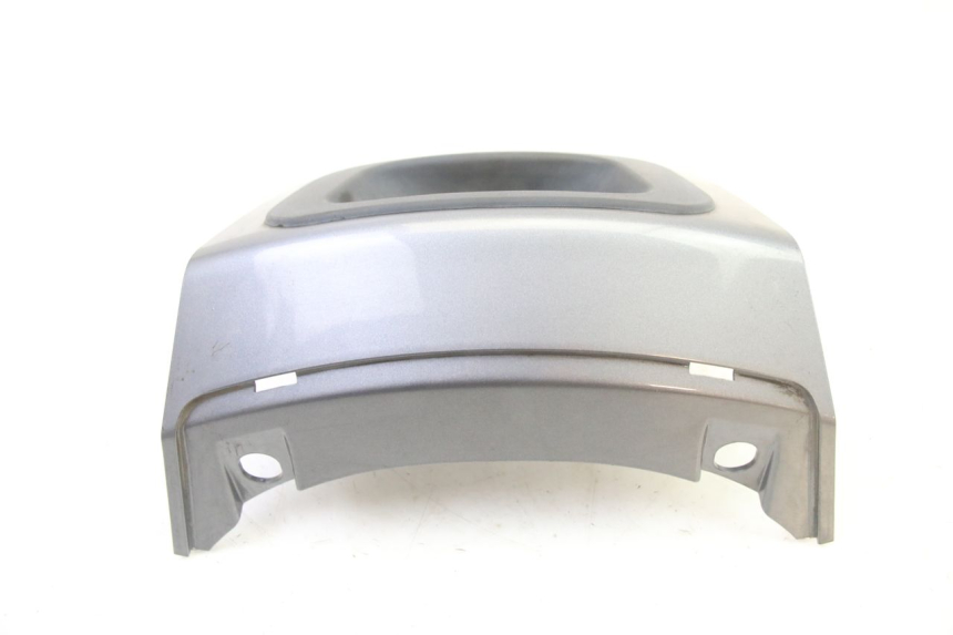 photo de JUNÇÃO DO CARENAGEM TRASEIRO INFERIOR PEUGEOT SATELIS 250 (2006 - 2012) - Pontos de fixação