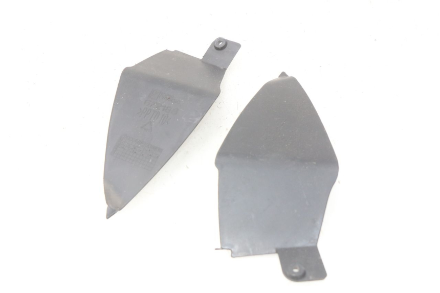 photo de JUNÇÃO DO CARENAGEM TRASEIRO INFERIOR APRILIA SR 2T 50 (2012 - 2017) - Zoom do estado de desgaste