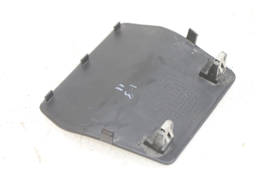 photo de JUNÇÃO DO CARENAGEM TRASEIRO INFERIOR APRILIA SXR 50 (2021 - 2023) - Detalhe da peça