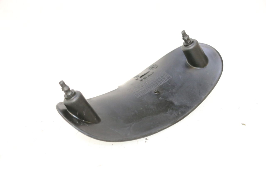 photo de JUNÇÃO INFERIOR DA CARENAGEM TRASEIRA PEUGEOT TREKKER 50 (1995 - 2004) - Detalhe da peça