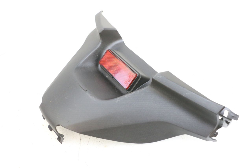 photo de JUNÇÃO DO CARENAGEM TRASEIRO INFERIOR YAMAHA TRICITY 300 (2020 - 2024) - Zoom do estado de desgaste