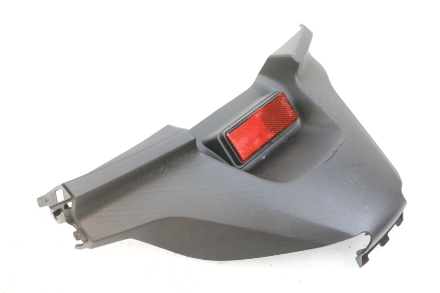 photo de JUNÇÃO DO CARENAGEM TRASEIRO INFERIOR YAMAHA TRICITY 300 (2020 - 2024) - Outro ângulo de visão