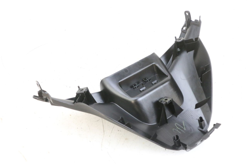 photo de JUNÇÃO DO CARENAGEM TRASEIRO INFERIOR YAMAHA TRICITY 300 (2020 - 2024) - Ampliação técnica