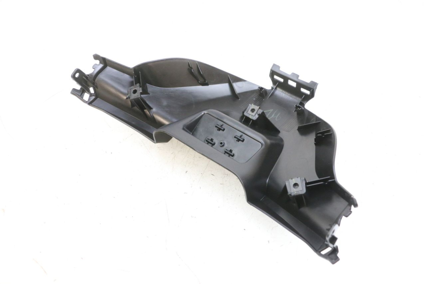 photo de JUNÇÃO DO CARENAGEM TRASEIRO INFERIOR YAMAHA TRICITY 300 (2020 - 2024) - Vista geral