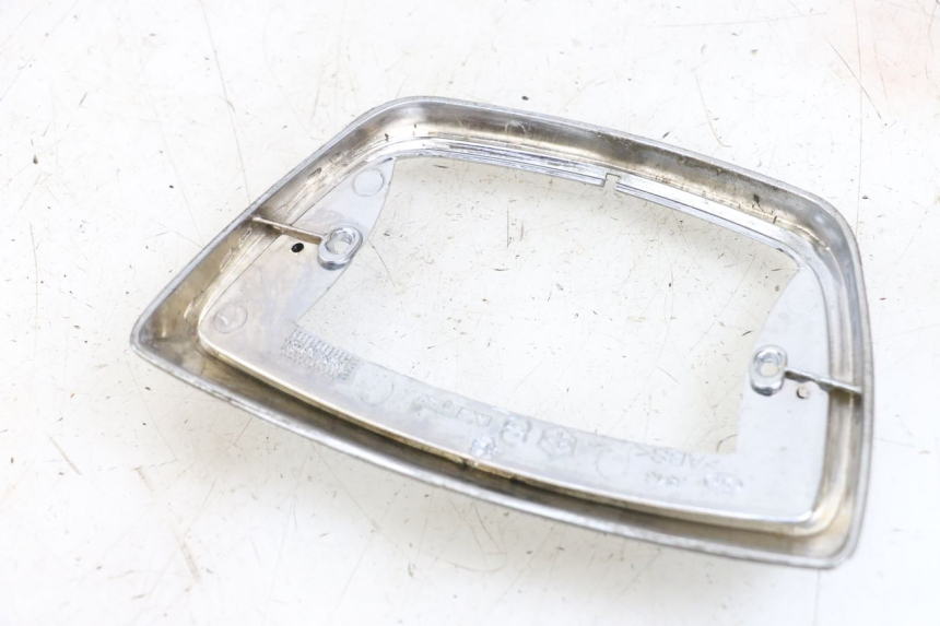 photo de JUNÇÃO DO CARENAGEM TRASEIRO INFERIOR PIAGGIO VESPA LX 2T 50 (2005 - 2013) - Outro ângulo de visão