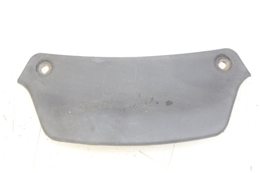 photo de JUNÇÃO DO CARENAGEM TRASEIRO INFERIOR PIAGGIO VESPA PRIMAVERA 2T 50 (2013 - 2018) - Vista principal