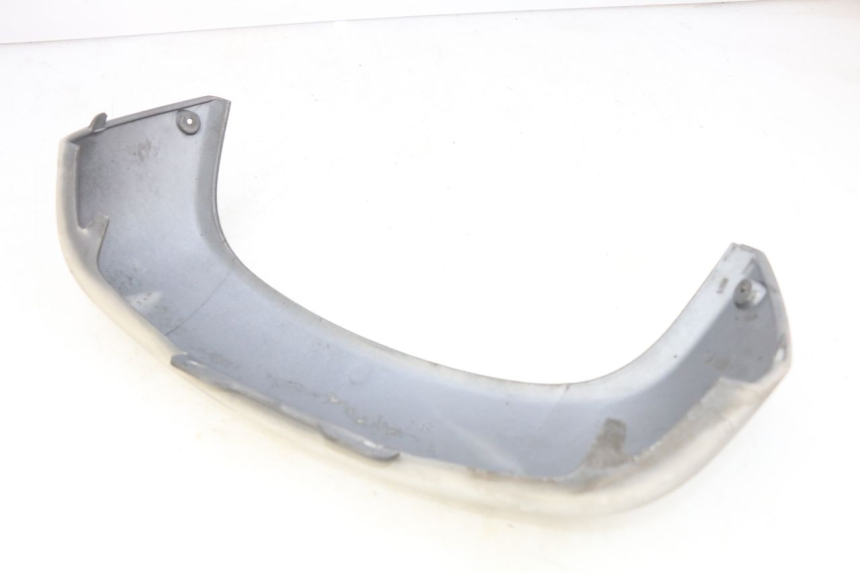 photo de JUNÇÃO DO CARENAGEM TRASEIRO INFERIOR PIAGGIO X9 EVOLUTION 250 (2003 - 2007) - Detalhe da peça