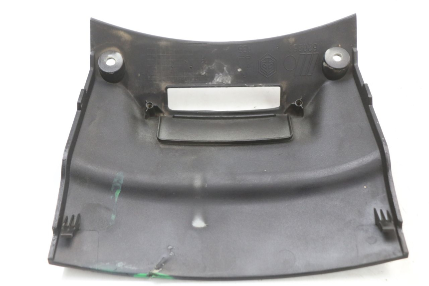 photo de JUNÇÃO DO CARENAGEM TRASEIRO INFERIOR PIAGGIO XEVO - X EVO 125 (2007 - 2017) - Ampliação técnica
