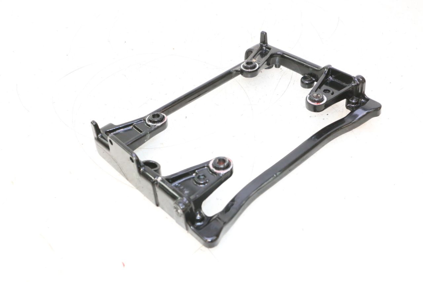 photo de JUNÇÃO INFERIOR DA CARENAGEM TRASEIRA HONDA XRV AFRICA TWIN 750 (1990 - 1992) - Outro ângulo de visão