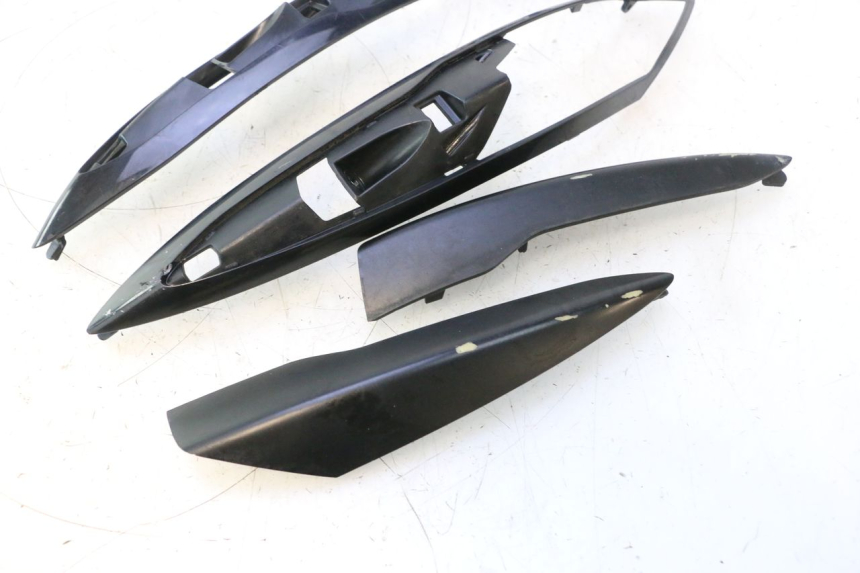photo de JUNÇÃO DA CARROÇARIA TRASEIRA PIAGGIO LIBERTY IGET 4T 50 (2021 - 2025) - Pontos de fixação