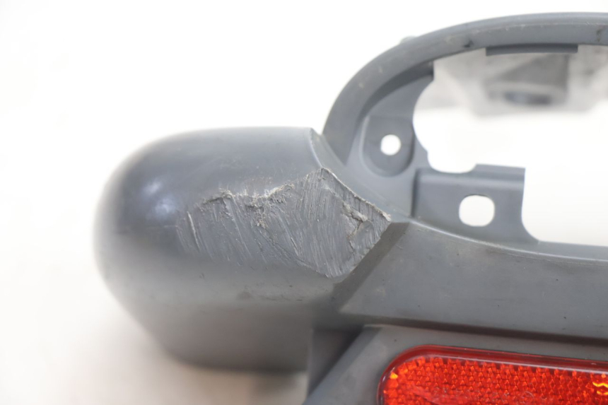 photo de JUNÇÃO DA CARROÇARIA TRASEIRA PEUGEOT LUDIX ONE 50 (2004 - 2006) - Detalhe da peça