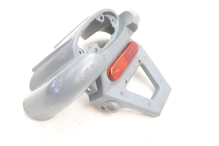 photo de JUNÇÃO DA CARROÇARIA TRASEIRA PEUGEOT LUDIX ONE 50 (2004 - 2006) - Outro ângulo de visão