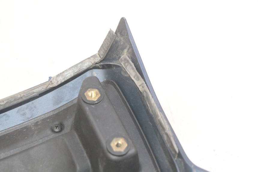 photo de JUNÇÃO DO CARENAGEM TRASEIRO PIAGGIO MP3 LT 400 (2007 - 2012) - Zoom do estado de desgaste