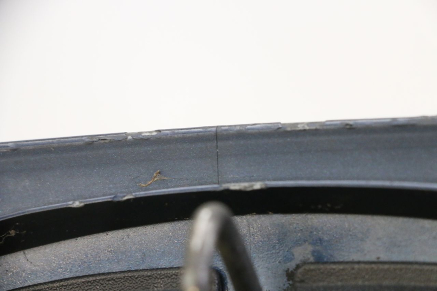 photo de JUNÇÃO DO CARENAGEM TRASEIRO PIAGGIO MP3 LT 300 (2010 - 2016) - Zoom do estado de desgaste