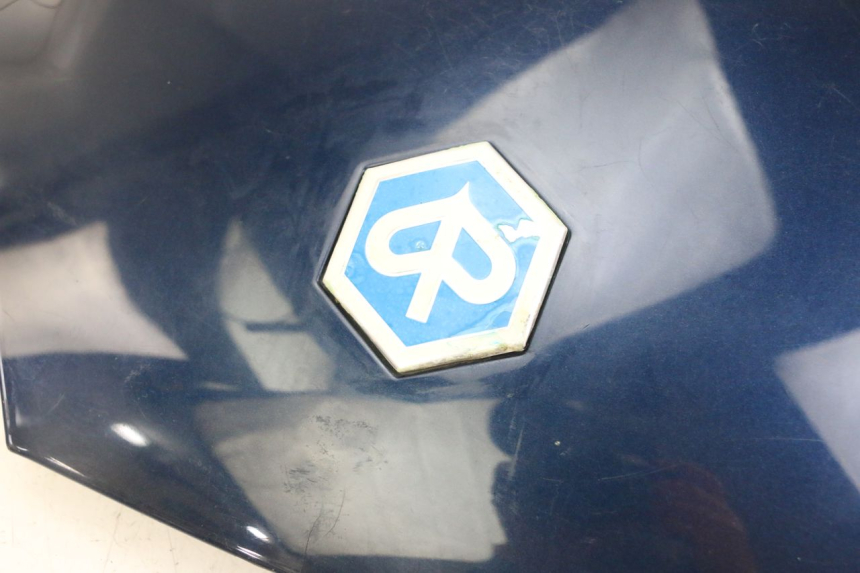 photo de JUNÇÃO DO CARENAGEM TRASEIRO PIAGGIO MP3 LT 300 (2010 - 2016) - Estado da superfície