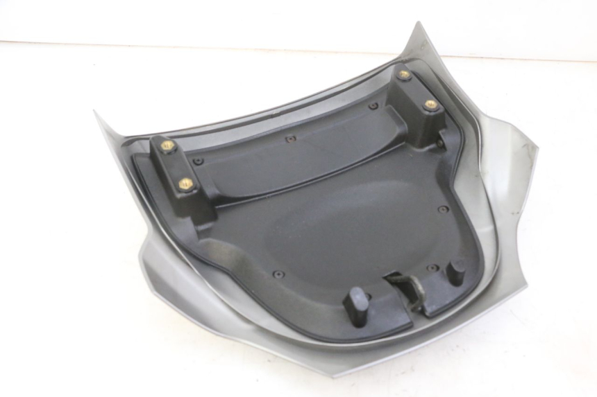 photo de JUNÇÃO DO CARENAGEM TRASEIRO PIAGGIO MP3 LT 300 (2010 - 2016) - Detalhe da peça