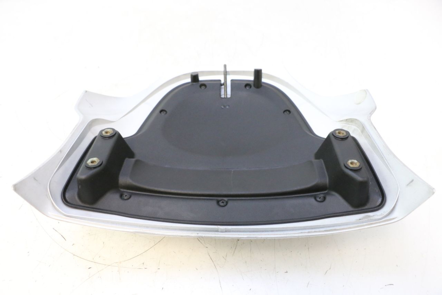 photo de JUNÇÃO DO CARENAGEM TRASEIRO PIAGGIO MP3 LT 300 (2010 - 2016) - Zoom do estado de desgaste