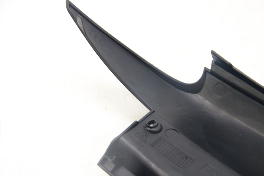 photo de JUNÇÃO DO CARENAGEM TRASEIRO PIAGGIO MP3 125 (2006 - 2014) - Estado da superfície