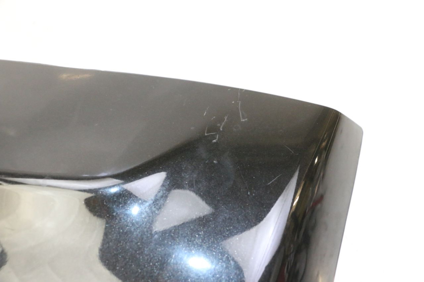 photo de JUNÇÃO DO CARENAGEM TRASEIRO PIAGGIO MP3 RL 250 (2006 - 2010) - Detalhe da peça