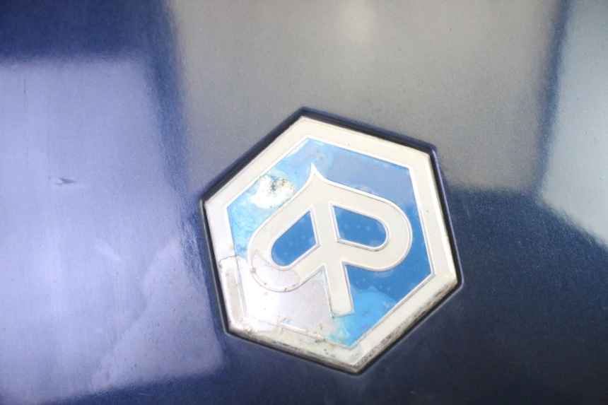 photo de JUNÇÃO DO CARENAGEM TRASEIRO PIAGGIO MP3 RL 250 (2006 - 2010) - Zoom do estado de desgaste
