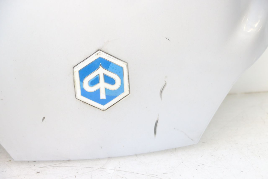 photo de JUNÇÃO DO CARENAGEM TRASEIRO PIAGGIO MP3 125 (2006 - 2014) - Detalhe da peça