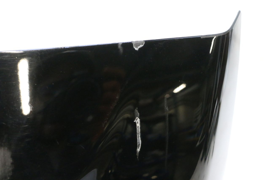 photo de JUNÇÃO DO CARENAGEM TRASEIRO PIAGGIO MP3 125 (2006 - 2014) - Detalhe da peça