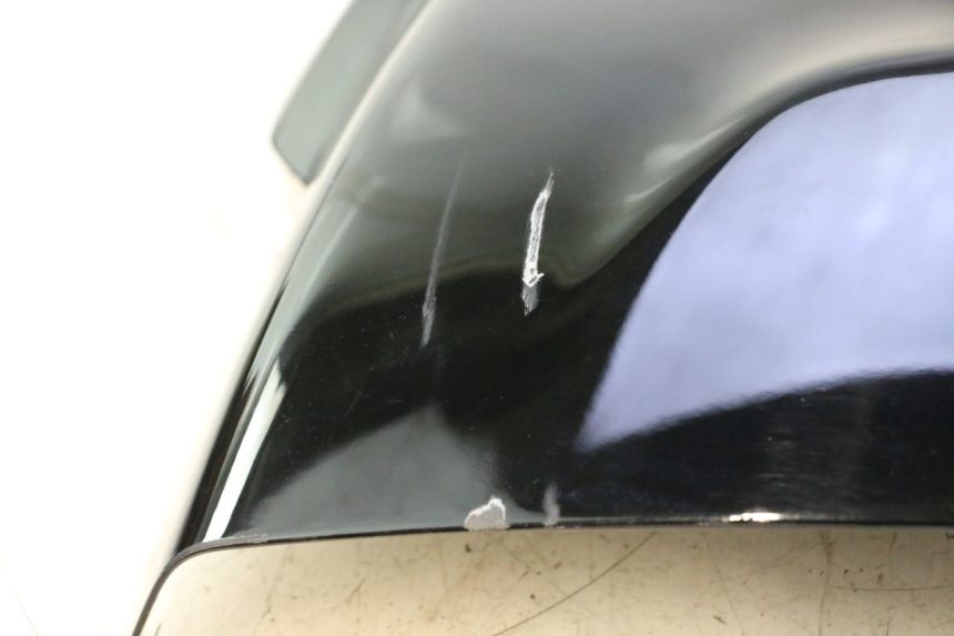 photo de JUNÇÃO DO CARENAGEM TRASEIRO PIAGGIO MP3 125 (2006 - 2014) - Marcações e referências