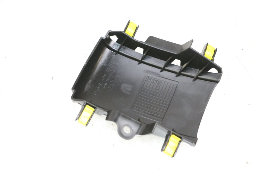 photo de JUNÇÃO DO CARENAGEM TRASEIRO YAMAHA NEO'S CORE 1 (2022 - 2026) - Zoom do estado de desgaste
