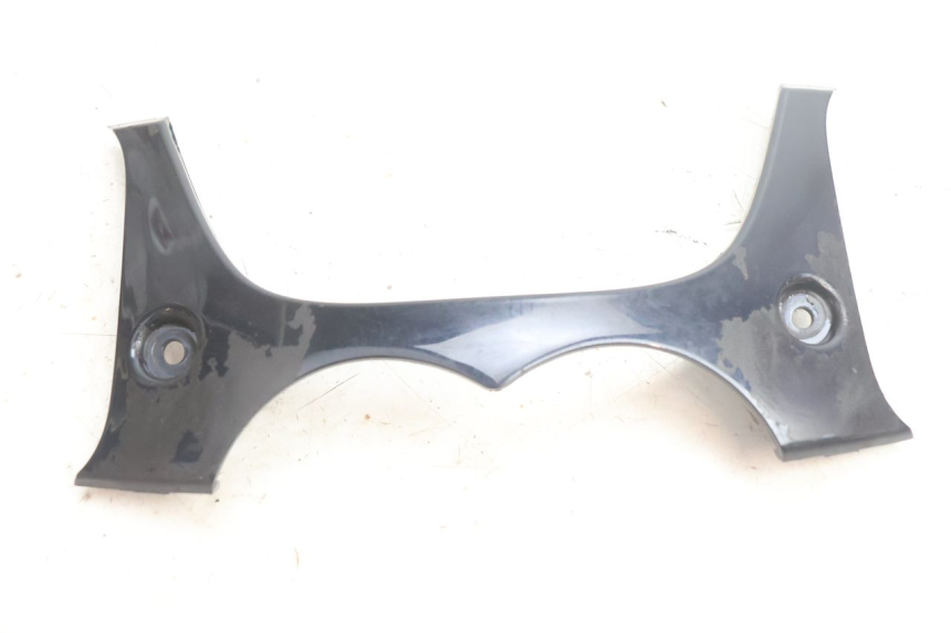 photo de JUNÇÃO DA CARENAGEM TRASEIRA YAMAHA NEO'S NEOS 2T 50 (1998 - 2007) - Detalhe da peça