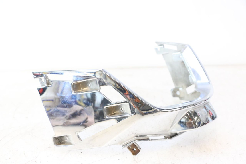 photo de JUNÇÃO DO CARENAGEM TRASEIRO KYMCO LIKE 4T 50 (2019 - 2025) - Pontos de fixação