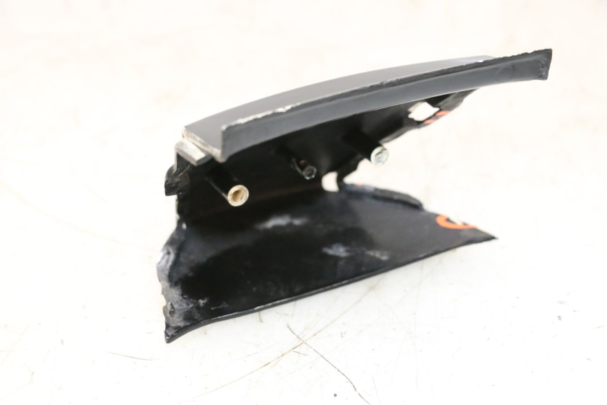 photo de JUNÇÃO DO CARENAGEM TRASEIRO HONDA NSR R 125 (1994 - 2003) - Zoom do estado de desgaste