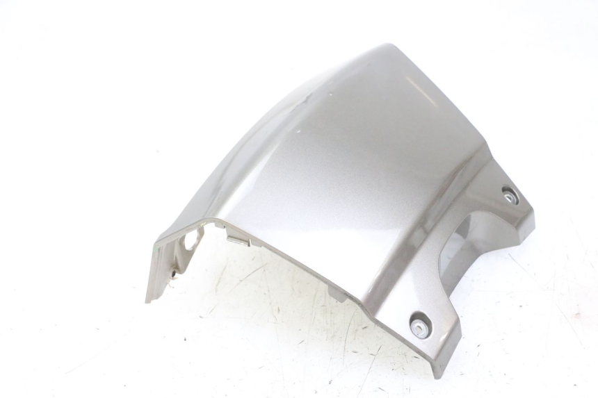 photo de JUNÇÃO DO CARENAGEM TRASEIRO PEUGEOT SATELIS 125 (2013 - 2018) - Pontos de fixação
