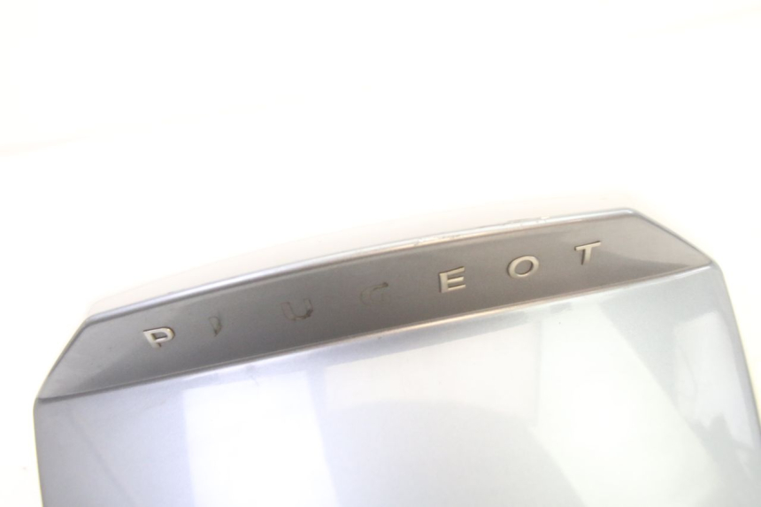 photo de JUNÇÃO DO CARENAGEM TRASEIRO PEUGEOT SATELIS 250 (2006 - 2012) - Outro ângulo de visão