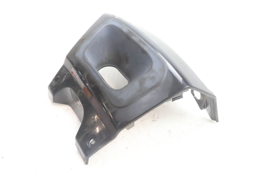 photo de JUNÇÃO DO CARENAGEM TRASEIRO PEUGEOT SATELIS 125 (2006 - 2009) - Detalhe da peça