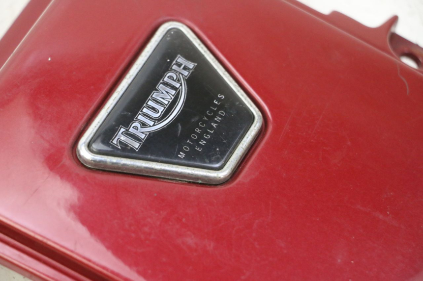 photo de JUNÇÃO DO CARENAGEM TRASEIRO TRIUMPH SPRINT 900 (1995 - 1998) - Detalhe da peça
