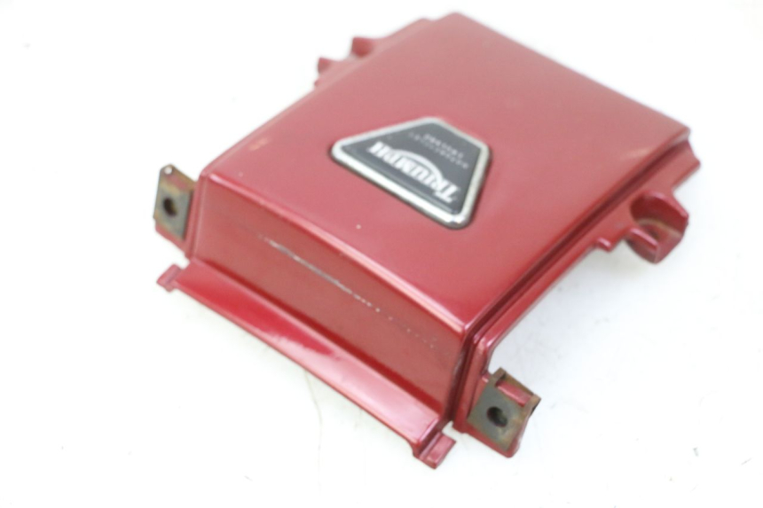 photo de JUNÇÃO DO CARENAGEM TRASEIRO TRIUMPH SPRINT 900 (1995 - 1998) - Outro ângulo de visão