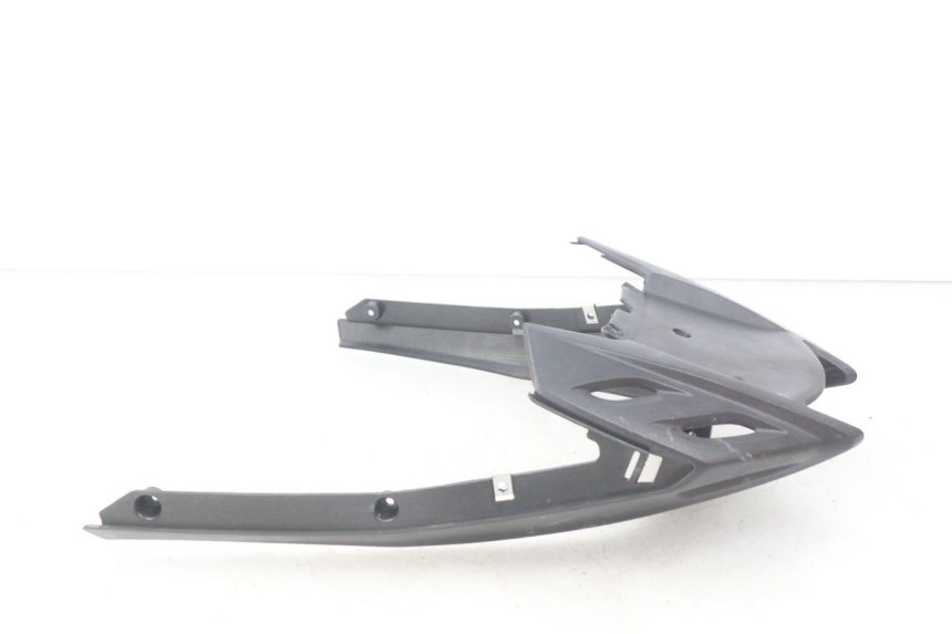 photo de JUNÇÃO DO CARENAGEM TRASEIRO APRILIA SR 2T 50 (2012 - 2017) - Detalhe da peça