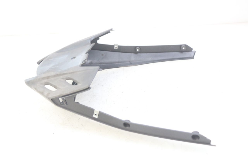 photo de JUNÇÃO DO CARENAGEM TRASEIRO APRILIA SR 2T 50 (2012 - 2017) - Detalhe da peça