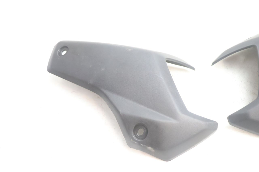 photo de JUNÇÃO DA CARROÇARIA TRASEIRA PEUGEOT STREETZONE NAKED 2T 50 (2014 - 2018) - Detalhe da peça