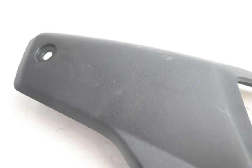 photo de JUNÇÃO DA CARROÇARIA TRASEIRA PEUGEOT STREETZONE NAKED 2T 50 (2014 - 2018) - Zoom do estado de desgaste