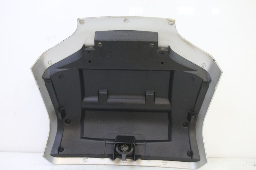 photo de JUNÇÃO DO CARENAGEM TRASEIRO PIAGGIO SUPER LX 125 (2000 - 2003) - Pontos de fixação