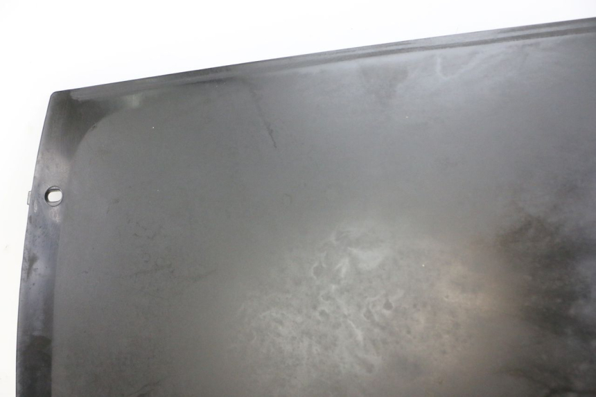 photo de JUNÇÃO DO CARENAGEM TRASEIRO SUPERIOR BMW C1 125 (2000 - 2003) - Detalhes característicos