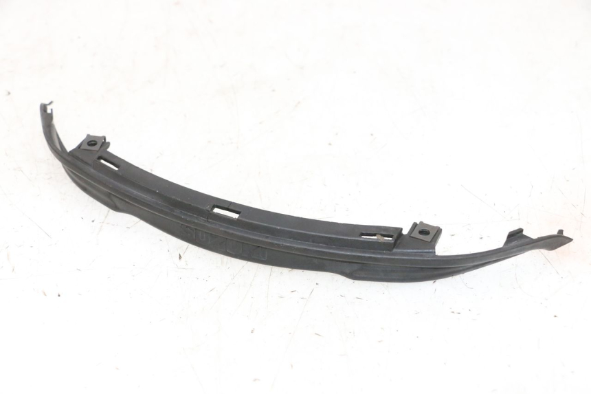 photo de JUNÇÃO DO CARENAGEM TRASEIRO SUPERIOR SUZUKI BURGMAN 650 (2013 - 2020) - Vista principal