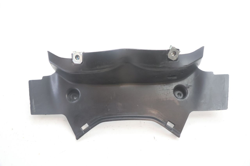 photo de JUNÇÃO DO CARENAGEM TRASEIRO SUPERIOR BMW C SPORT 650 (2015 - 2021) - Zoom do estado de desgaste