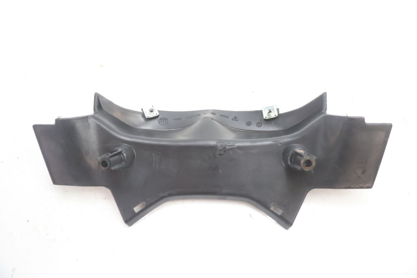 photo de JUNÇÃO DO CARENAGEM TRASEIRO SUPERIOR BMW C SPORT 650 (2015 - 2021) - Outro ângulo de visão