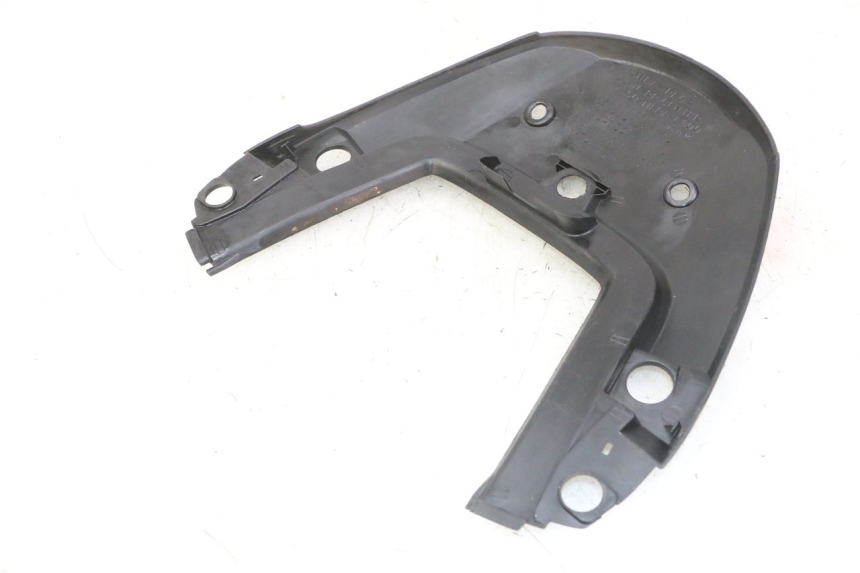 photo de JUNÇÃO DO CARENAGEM TRASEIRO SUPERIOR HONDA CBF 500 (2004 - 2007) - Outro ângulo de visão